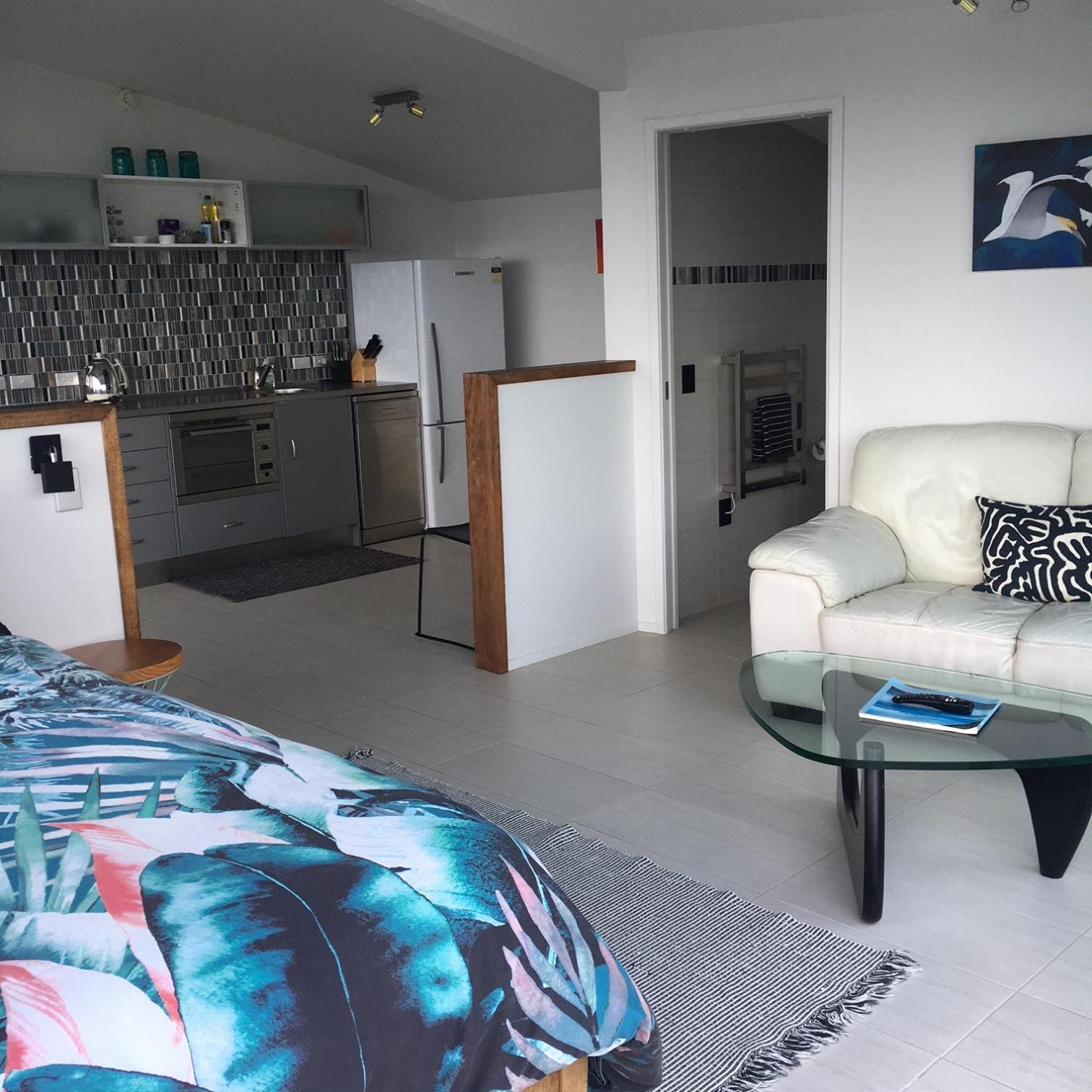 Апартаменты The Nikau Loft Onetangi Экстерьер фото